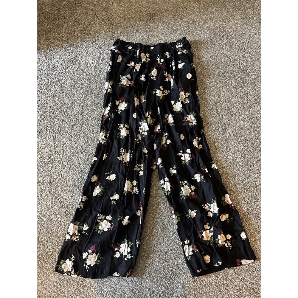 Hollister Flower Flowy Pants‎ Size M